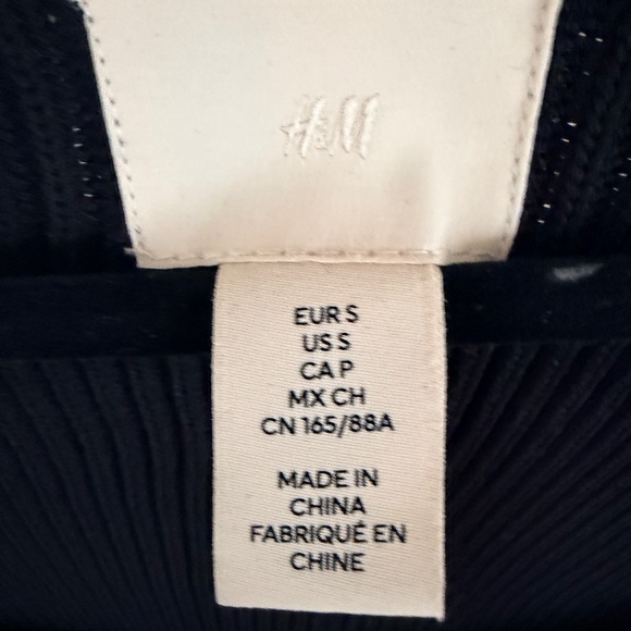 H&M Black Ribbed Sweater - Picture 5 of 8